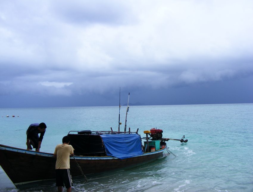 พักกินข้าว และก็รอให้กลุ่มฝนด้านหลังไปก่อนแล้วค่อยลุยกันต่อ 
