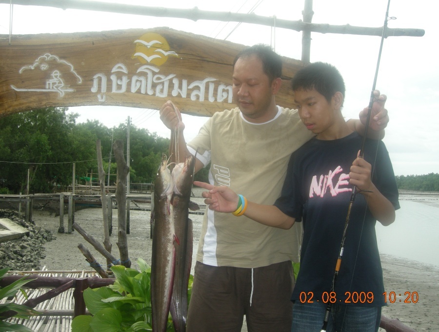 ขอยืมพระเอกนางเองมาถ่ายหน่อยนะ