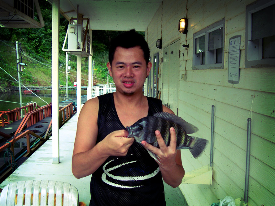 ขอโชว์ปลาอีกที คับ  :laughing: :laughing: :laughing: :laughing: