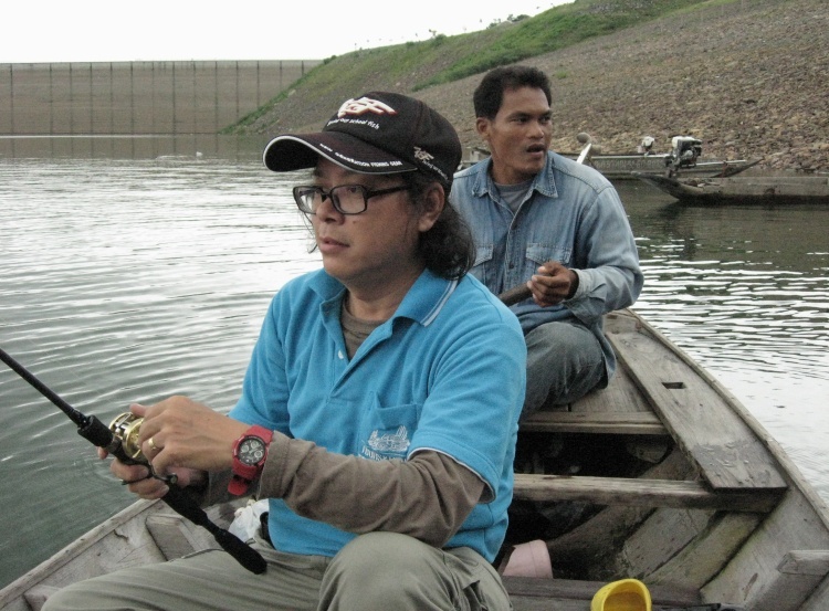 หมายแรกหน้าเขื่อนหินที่ลงเรือนะแหล่ะ  น้าดั๊ยเริ่มก่อนเลย :grin: