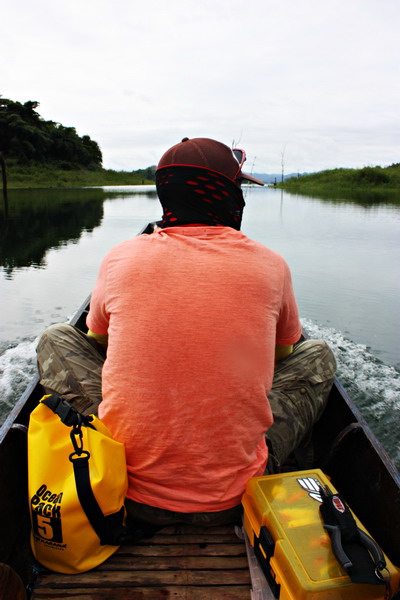 ได้เวลามาตามนัดไปที่หน้าผาเลยครับไต๋

แต่เมื่อเห็นเรือทำท่าจะเลี้ยวกลับแพ :sad: :sad: :sad:

ผม 