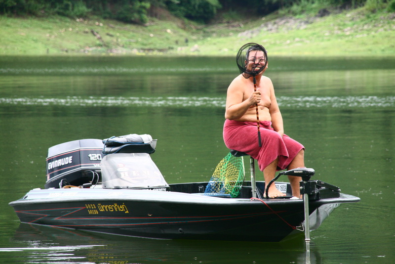 ลา กันด้วยรูปนี้ครับ  นายแบบเรือไฮด