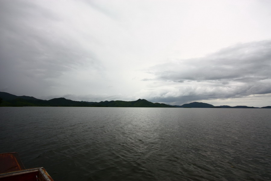 วันนี้มีฝนลงตลอด ได้ชุ่มฉ่ำแต่ไม่ร้อน.. น้ำนิ่งตลอด  :love: :love: :love: