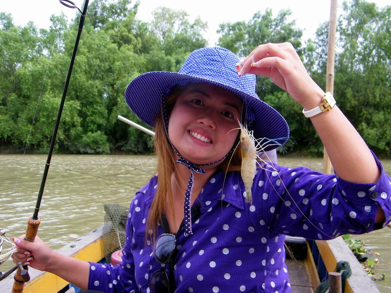 แล้วไม่นาน...ฟ้ามีตา...ส่งกุ้งลงมา...หั้ยนู๋โสเชยชม... :cheer: :cheer:


ถึงตัวจาเล็กสุด...แต่ก้อ