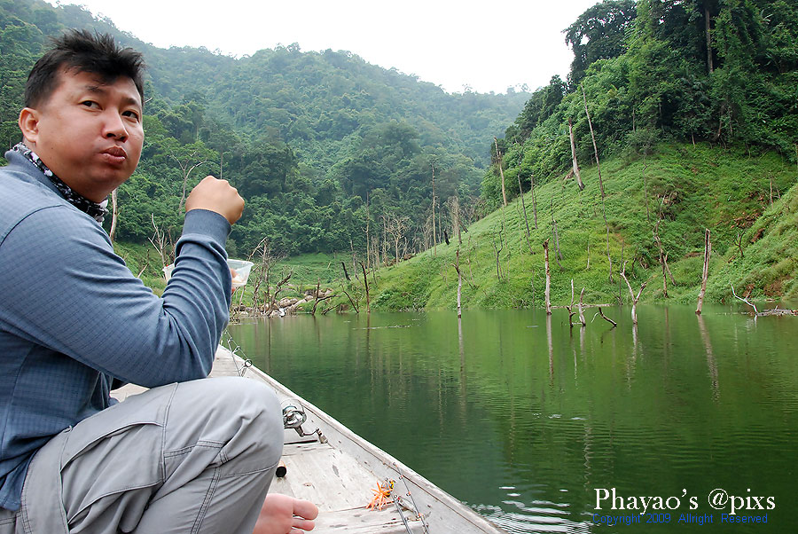 

หนุ่ย  :::    น้าเยาว์  นี่เราเช่าเรือม