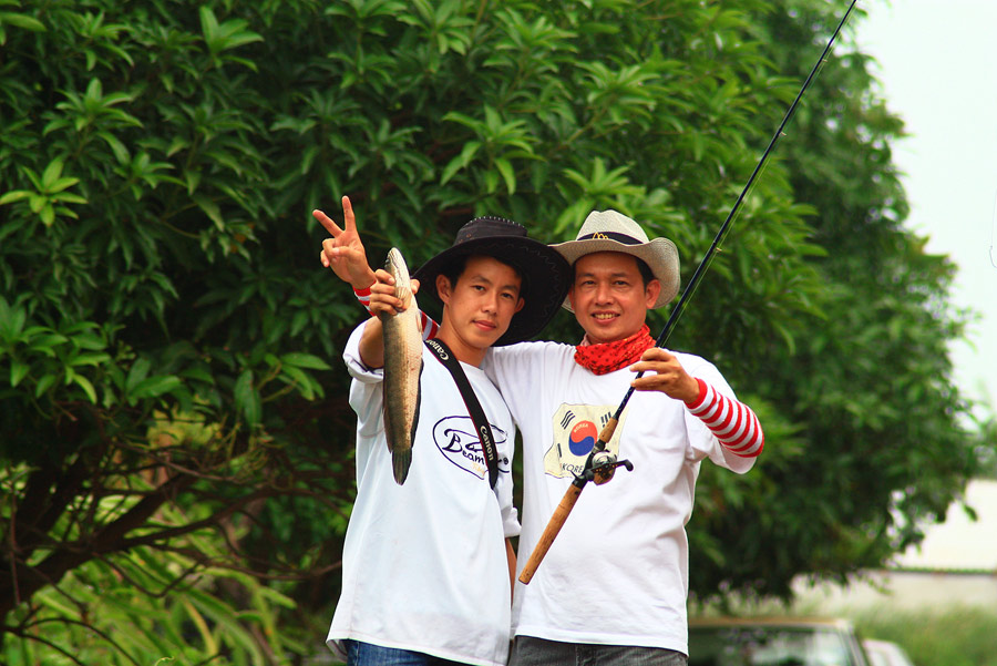 ถ่ายแบบรวมทีมซักหน่อย....
 :grin: :grin: