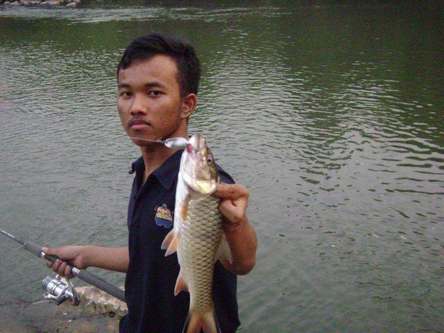 หากับข้าวมื้อเย็นกันเหนียวครับ :umh: :umh: