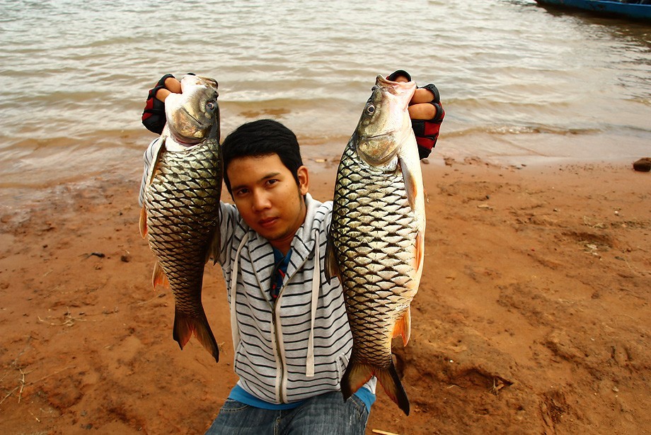 น้องกอล์ฟกับผลงานบนเรือปกรณ์ลำ
 :cheer: