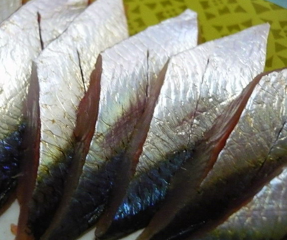 จัดจาน(เนื้อปลาต้องยังเย็นตอนกิน) :umh: