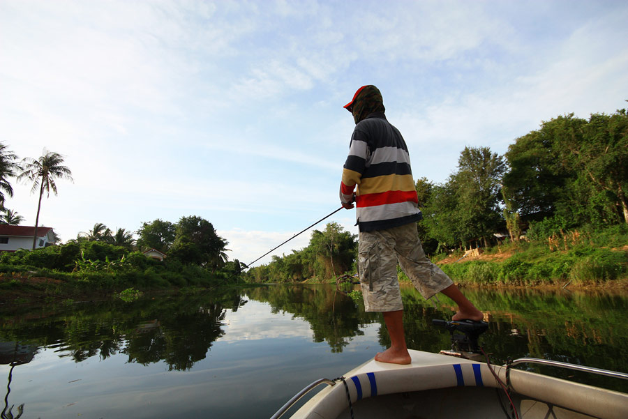 หัวเรือสู้ตาย กลางเรือลุยแหลก ท้ายเรือหวดไม่นับ....
 :grin: :grin: