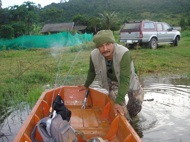 ลงเรือกันเลยครับ