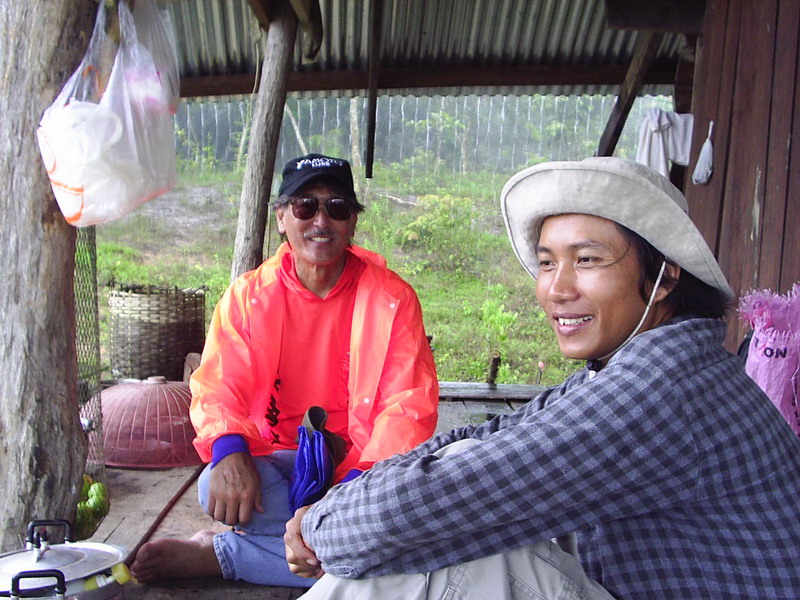 เรา3คนเลยนั่งปรึกษากันว่าวันนี้จะกินแห้วกันดีรึเปล่า :laughing: