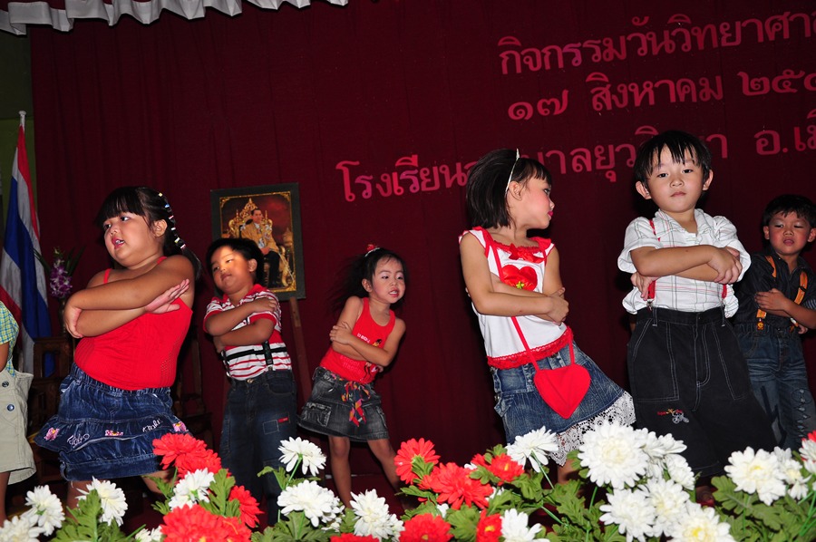 รู้สึกได้เลยว่าเอวน้องแตงโมจะพริ้วกว่าคนอื่นเลยคร้าบบบบ :grin: :grin: :grin:ส่ายทีเสียวเอวหลุดเลยอ่ะ