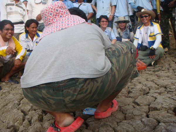 ฝากรูปให้ น้ามาด ด้วยครับ น้าเอ็ด    :laughing: :laughing: :laughing: :laughing: :laughing: