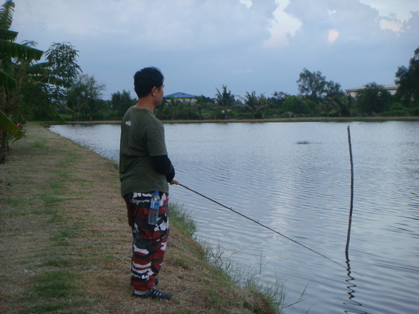 ทิ้งท้ายกันด้วยรูปของน้าชร แล้วกันครับ  :grin: :grin: :grin:

ขอขอบคุณน้าหลีด ที่ให้ร่วมแจมภาพครับ
