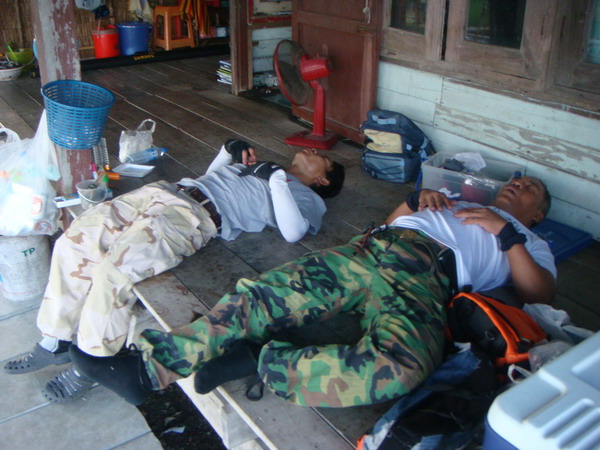 ขออนุญาติฝากรูปให้  น้าหลีด กับน้าพูน ด้วยครับ   :grin: :grin: :grin: :grin: