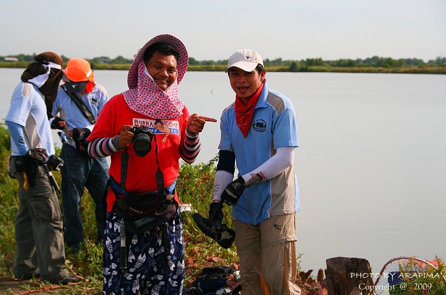  :grin: :grin:  แล้ว น้ามาด ก้อตั้งฉายาให้ น้าน้ำใหม่ว่า...... [b]"น้าน้ำ ไข่เค็ม"[/b] กร๊ากๆๆๆๆ  