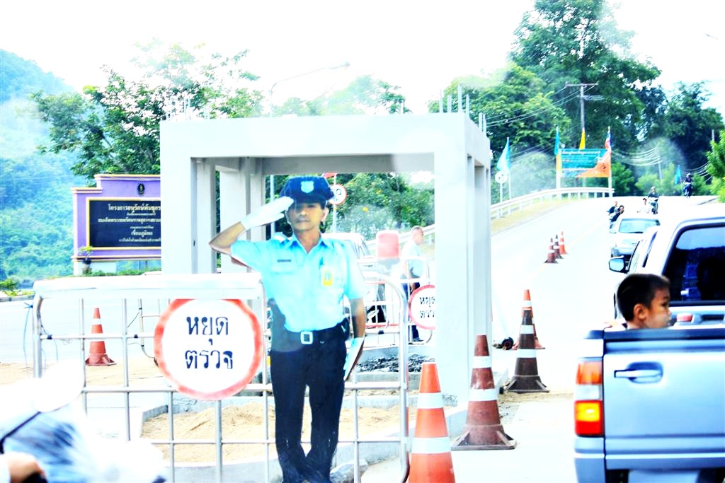 เจอผู้รักษาการประจำอยู่ที่ป้อมครั