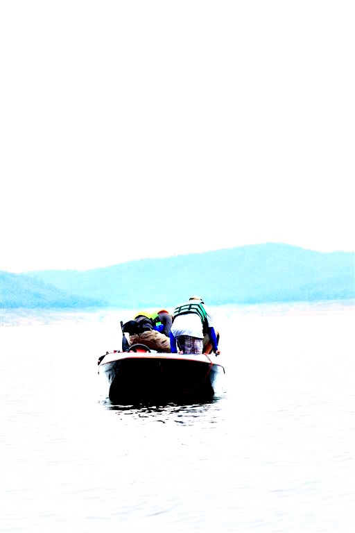 ออกมาได้ซักพัก  เรือเป็นไรหละ