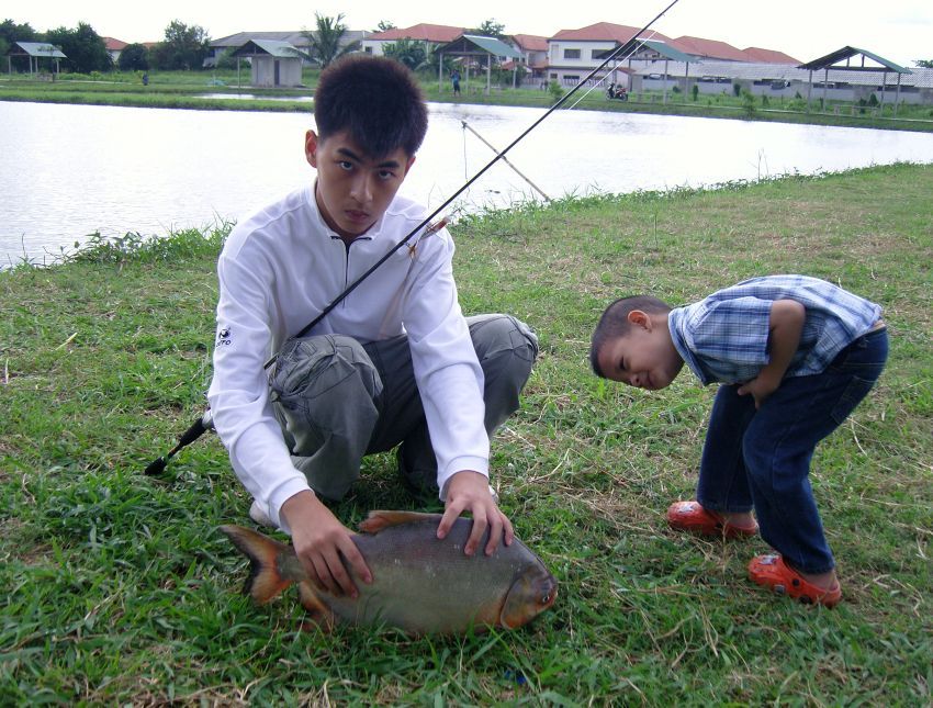 เลยต้องรีบมาเก็บภาพ เปคู สถิติใหม่ของน้องเบียร์ครับ

3.9 โลครับ