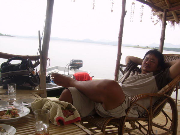 มา กันไหม่ ใหมครับ เดี๋ยวจะพาไปเเอบ ตี ปลากราย จิป สวัส ดีครับ น้าtid pod 