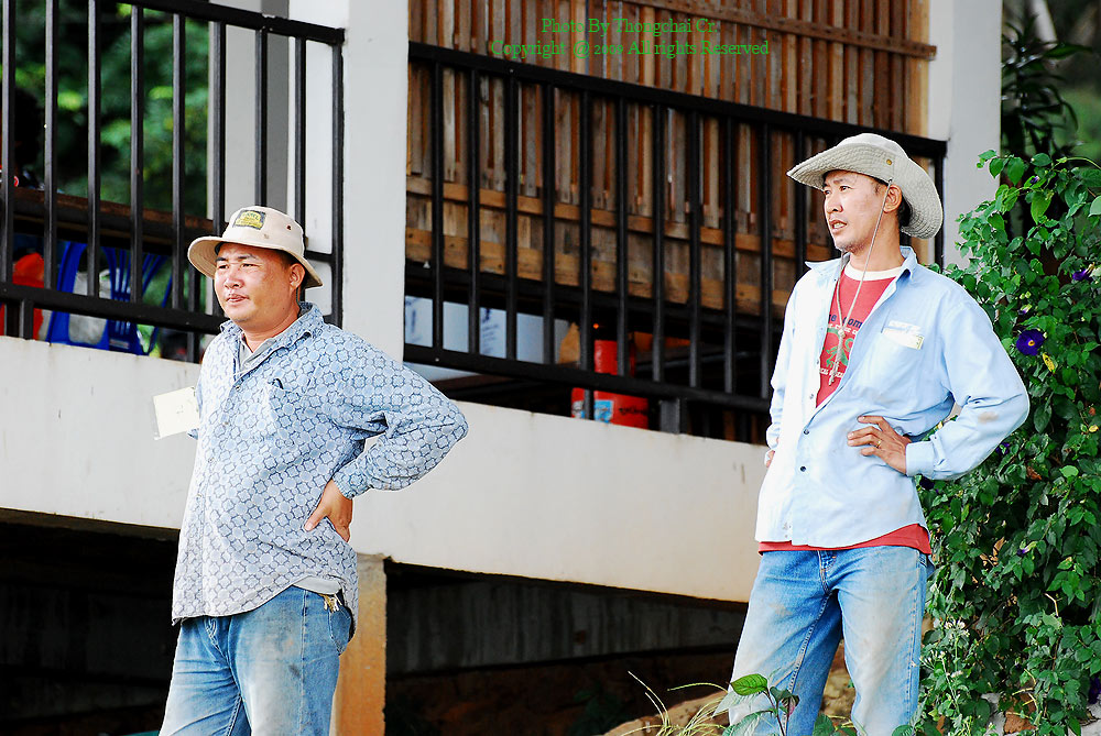 สองท่านนี้ ลุ้นรางวัลอยู่ครับ :cheer: :cheer: :cheer: