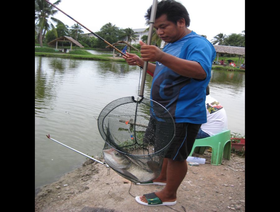 อะไรเอ่ย? ปลากินทีหลังแต่ขึ้นก่อน ............