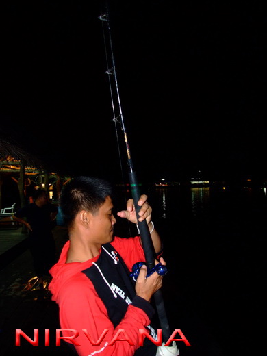 หันไปฝั่งเล็ก  พี่โจ้อัดมั่ง  ขึ้นมาเป็นขนาดรับแขกเลยไม่ได้ถ่าย  มัวแต่ตักปลา :grin: