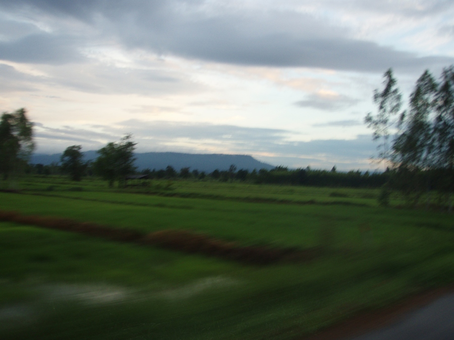 ไปเขื่อนพระปรงโดยเอารถและเรือของน