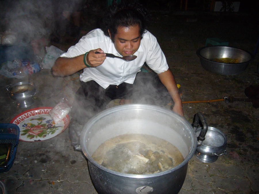 กัปตันจอนต้องทำหม้อใหม่ใหญ่กว่าเด
