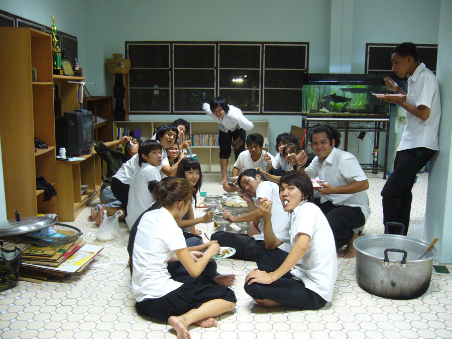 ลากันด้วยภาพนี้เลยแล้วกันครับ

นี่