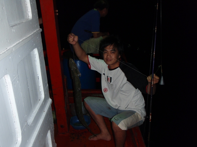[q]น้าอากาศอย่าลืมนำภาพมาให้ชมบ้างนะครับ เรือผู้ใหญ่พิศใช่หรือเปล่าครับ (ขออนุญาตน้าdome_chatpolใช้ห