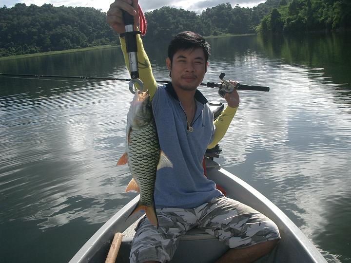 เอาถ่ายรูปให้เท่ๆ ซักรูป :laughing: :laughing: :laughi