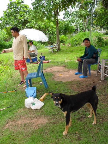 สักพักน้าธีรศักดิ์กับน้าเคน ก็ตามมาสมทบครับ 


 :love: :love: :love: :love: