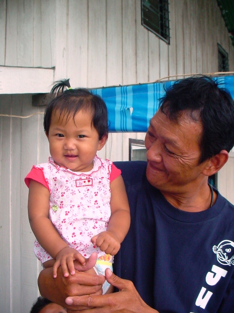 น่ารักจริงๆๆๆๆ ครับ ลูกสาวน้านพ ควา