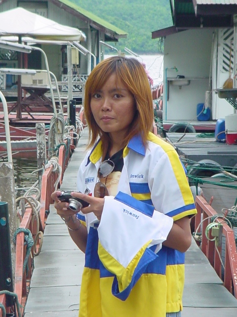 จ๊ะเอ๋ !! ป้าอ้อม นี่เอง  อิ อิ

 :laughing: :laughi