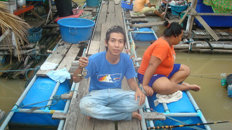 ข้างๆนี่คือภรรยาเทพเขาครับ 

ผมกับ