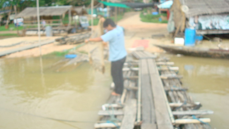 อ้าววว ตกปลาดีๆ

แล้วลุกออกมาหว่าน