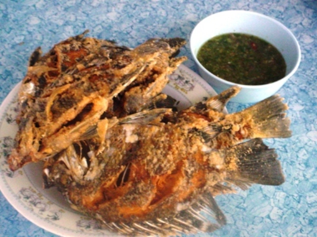 ขออภัยด้วยครับ เมื่อกี้ไปหม่ำข้าวมา คล้าย ๆ กะแบบนี้เลย  อิ อิ อิ  :laughing: :laughing: :laughing:
