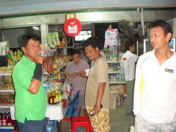 ดูสายตาน้าโม่ง  เหมือนคิดในใจ   งานน�
