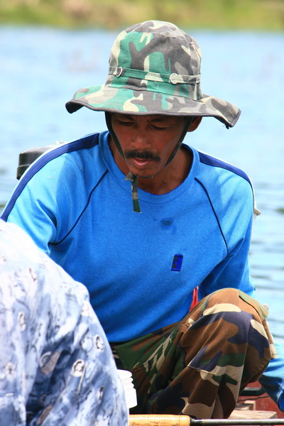 เจ้าของเรือที่พาไปขอลองม่างดิ

[q][i]อ้างถึง: kkkit posted: 15-09-2552, 10:42:54[/i]

 :cool: :c