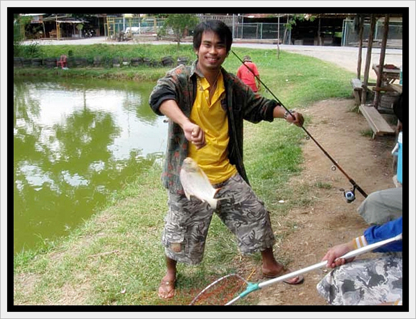 :ยังไม่จบสำหรับคนนี้
ตกปลาครั้งเเรก ติดใจเลยครับ[b]
 :grin: :grin: :grin: