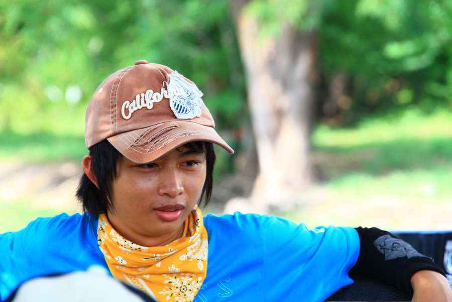 หันกล้องมาเจอทีไร ก้ออดไม่ได้ ต้องถ่ายรูปเค้าคนนี้อีกครั้ง....
รูปเพื่อนๆท่านอื่นน้อยไป เพราะน้ามัส