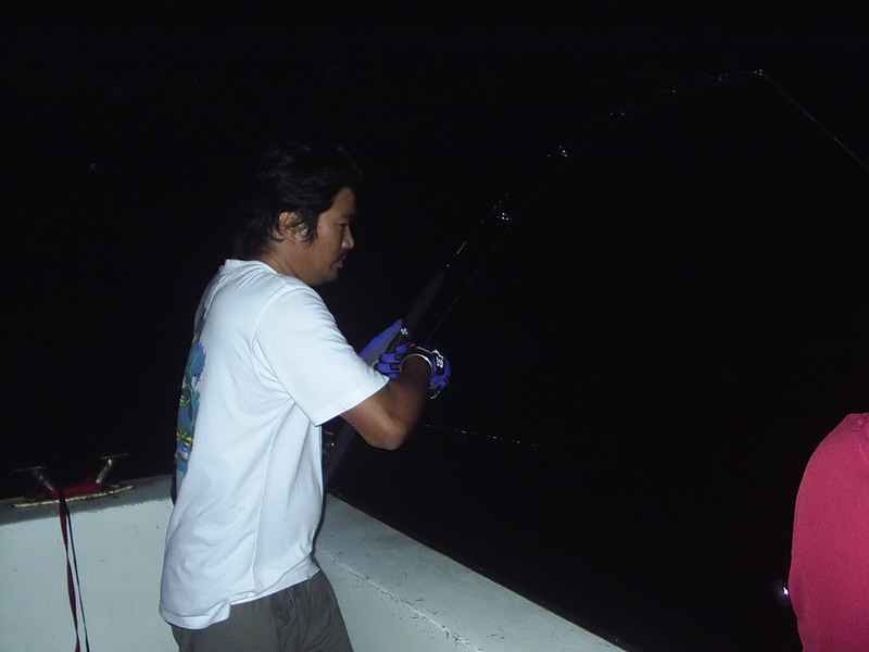 แรบบิดเรืองแสงทั้งตัว120-150กรัมกะลังเ