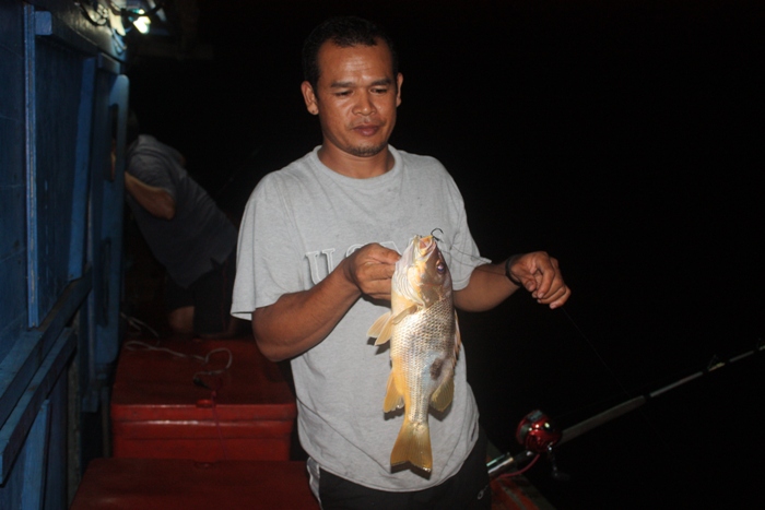 บัง ยะหลา กัปตันเรือ ใช้รอกไฟฟ้าเอา