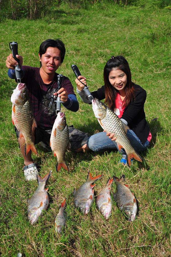 นายกบขอถ่ายคู่กับหวานใจนามว่า น้องริน (ชื่อนี้ใช่ป่าวว่ะกบ มีหลายคนกลัวจำชื่อผิดอ่ะ):blush: :blush: 