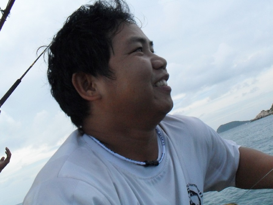  :grin: :laughing:.

แอบมาถ่ายตอนไหนเนี่ย กำลังมันส์เลย ใจชื้นครับเห็นตะกั่วลอยขึ้นมาแล้ว งั้นก็เห