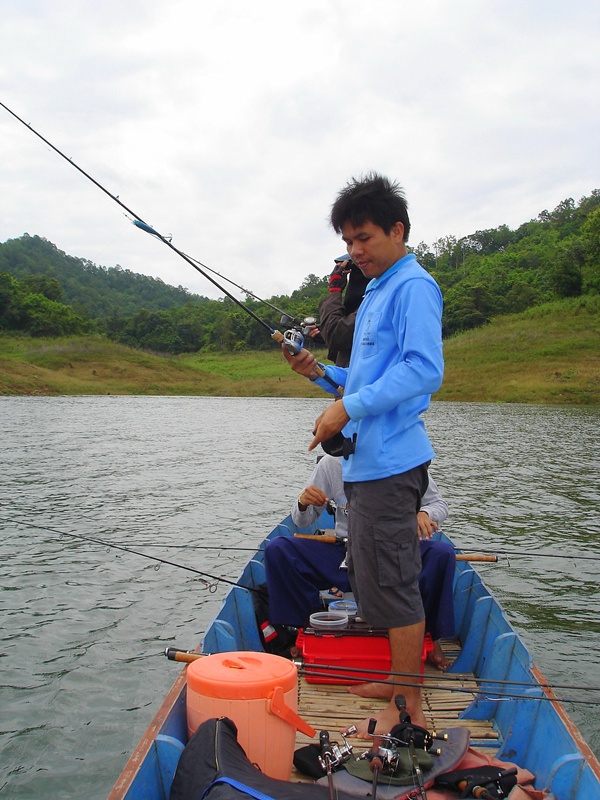 เชื่อเค้าเล้ย  (เอาก่อนอีกแหล่ะ)

 :angry: