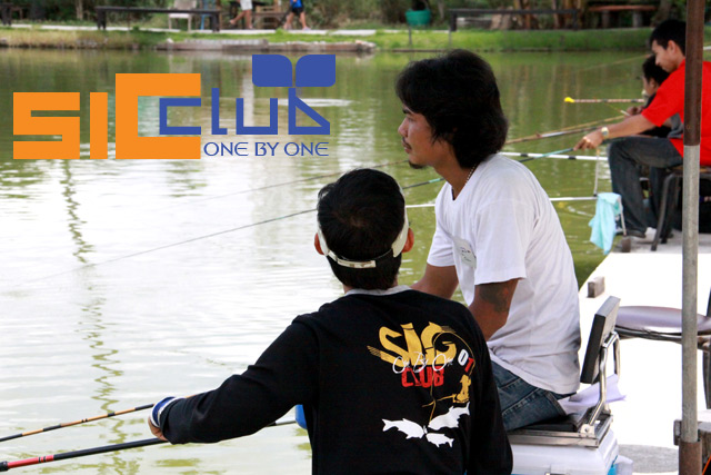 เริ่มจากน้าท่านใด ไม่มีอุปกรณ์ทาง ชมรม Sig club ก็มีอุปกรณ์ให้เล่นกันครับ เริ่มจากน้าหนุ่ยครับกำลังเ