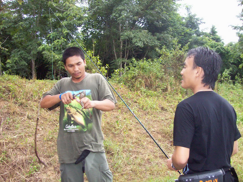 นายต่อมือปลดเบ็ด.....ฮากันใหญ่ครับ :laughing: :laughing: :laughing: